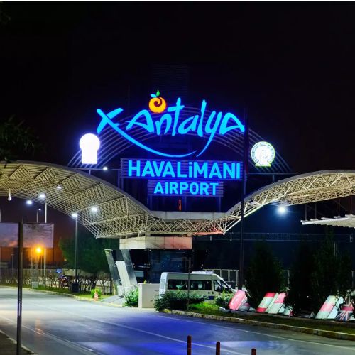 Antalya Havalimanı, Antalya, Türkiye ( AYT )